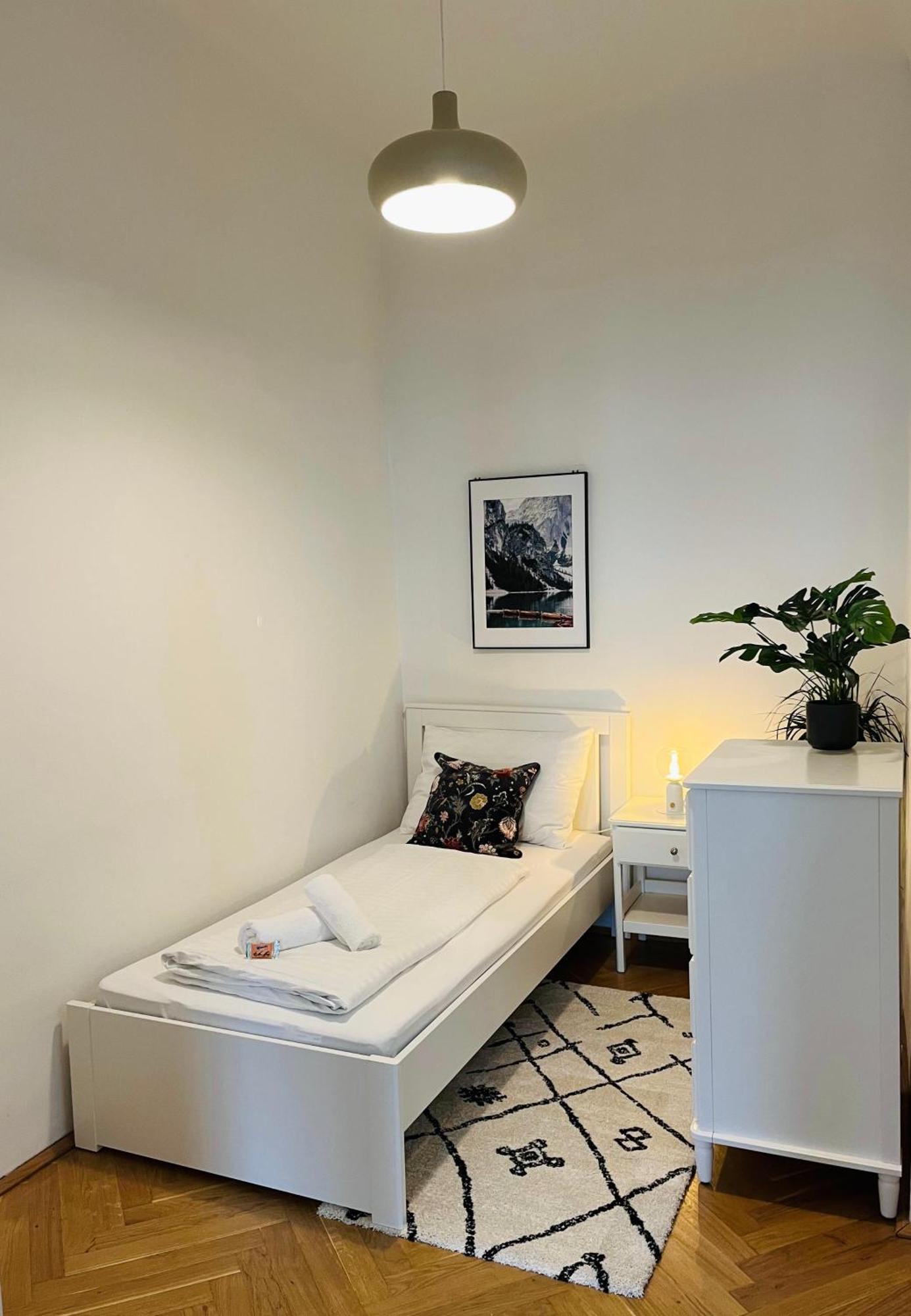 Bloom - Cozy Apartment, 5 Stops To City Center Wien Exterior foto